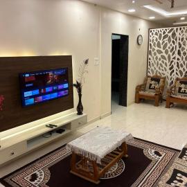 Shrishailya Bungalow, 2BHK with one AC room, Free SUV parking, hotel sa Kolhapur