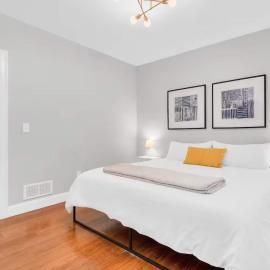 Jennifer's Chic Modern 1st Floor Apt Private Patio, hotel in Providence