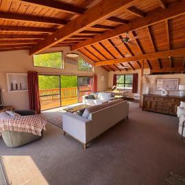 Beach House Family Getaway, Hotel in Karitane