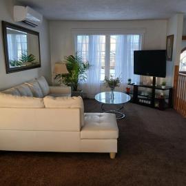 Home Away From Home, hotel a Moncton