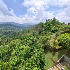 Highgarden Hideaway Villa - Gampola, hotel in Gampola