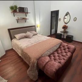 HABITACION MODERNA CON PARQUEO y WIFI, hotell i Ambato