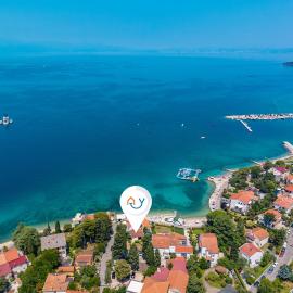Beach House Astrid Malinska - Happy Rentals
