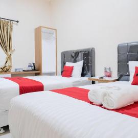 RedDoorz Plus at Permata Guesthouse Lampung, hotel in Lampung