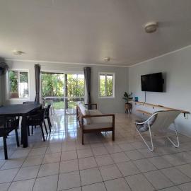Akaroa Hideaway, hotel i Avarua