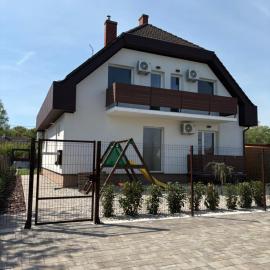 Ady80, hotel in Balatonmáriafürdő
