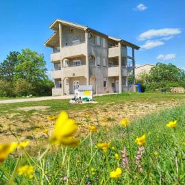 Radanovići에 위치한 호텔 Apartmani Boskovic