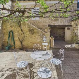 Maison en pierre au pied de La Vézère, pour 6