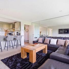 2 bed 2 bath luxe apartment in Hampton in Arden, hotel a Hampton-in-Arden
