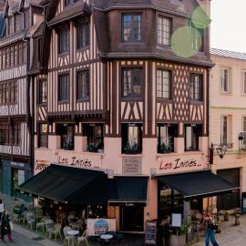 Les Initiés, hotel v destinaci Rouen