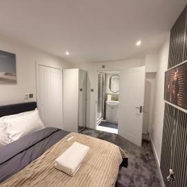 Luxury Rooms - Pick a Room - Free Parking & Kitchen Access, Near Etihad Stadium, The Coop Live & Piccadilly Station, Manchester, hotel in Manchester