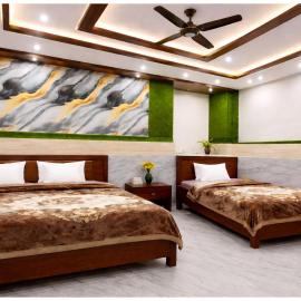 The Lord Krishna Kripa Inn Vrindavan Dham Near Pream Mandir - Best Budget Hotel, hotel in Vrindāvan