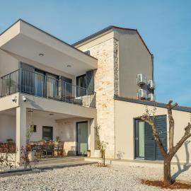 Holiday House "Poli Nona"