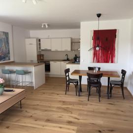 Aussichtsstraße - Wunderschön renoviertes Einfamilienhaus in See- und Stadtnähe: Klagenfurt şehrinde bir otel