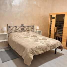 Appartamento indipendente con sauna infrarossi in cascina, hotel di Calosso