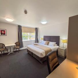 Gracelands Parkes, hotell sihtkohas Parkes