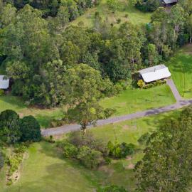 Starry Nights Luxury Camping, hotel a Woombye
