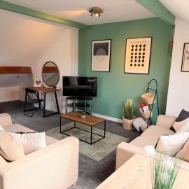 West end By Furnished Accommodation - Free Parking - Family Stays - Spacious