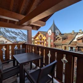 Spacieux duplex 6 personnes Prince des Cimes avec cheminée – hotel w mieście Arc 1950