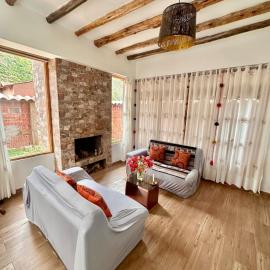 Large house in Pisac - quiet, stylish with fireplace, hotel a Pisac