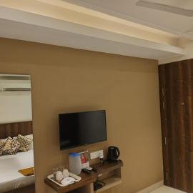 Eennra Kaansabbati, Hotel in Medinīpur