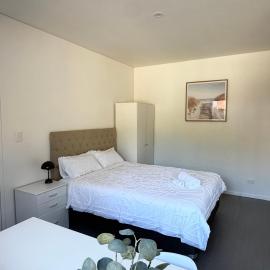 June Stay, Hotel in Perth