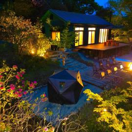 HighLand 伊豆大島箱根連峰を望む高級貸切ヴィラサウナ大型ウッドデッキ薪ストーブ完備, hotel en Arashi