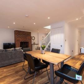 Beautiful Cottage in Durham with Pool Table