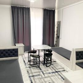 Mavlaan Hotel, hotell i Qoraqamish