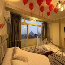 Grand pyramids view & Jacuzii
