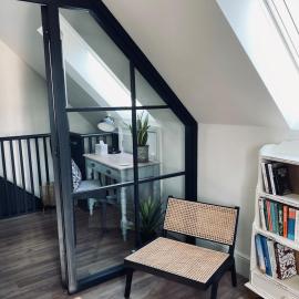 Guest house in Compton، فندق في وِنشستير