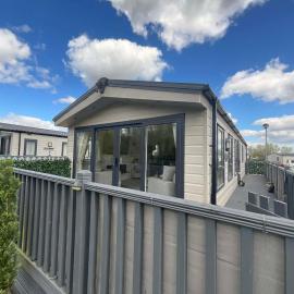 JLUX Lodges, hotel u gradu 'Crowle'