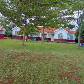 Lakeside Beach Hotel, hotel a Madwa