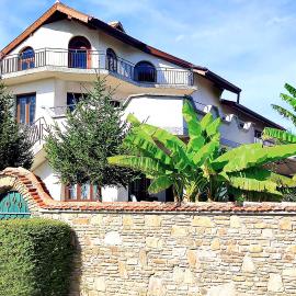 Guest House - Heaven, hotel in Byala