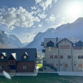 Moonlight House, hotel v destinácii Vusanje