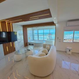 ibiza By the Sea סוויטת יוקרה איביזה על הים, hotell i Haifa
