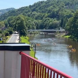Riverside Luxury Apartments & Café - Bohemian Paradise on the Greenway Jizera, hotel a Železný Brod