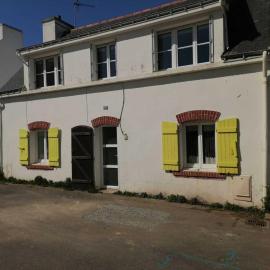 Maison mitoyenne au centre de Sauzon avec jardin, à 200 m du port - FR-1-418-211