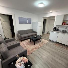 Private Entire Suite in Bedford - 2 Bedroom, hotel u gradu Halifaks