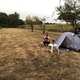 Emplacement Tente Calme assuré ou Parking petit camion, hotell i Saint-Sever