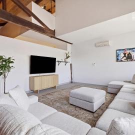Gorgeous downtown apartment with loft, hotel in Hartford