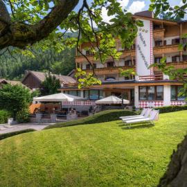 Hotel Bellavista, hotel em Pinzolo