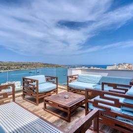 Bayview Penthouse with Seaviews - 2BR