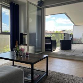 Appartement 2 chambres, Terrasse, Parking gratuit, Métro 13, Paris