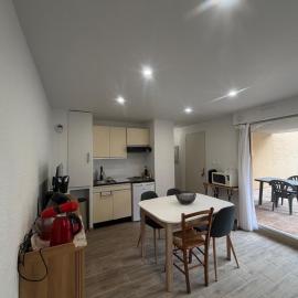 joli T2 proche du centre, en rez-de-chaussée pour 4 à 5 personnes, terrasse, Wi-Fi, parking