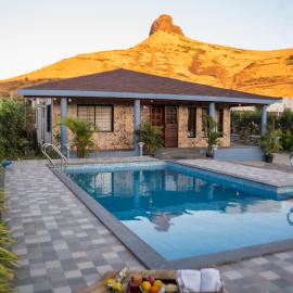 Sunrise Villa Near Trimbakeshwar Temple, hotel v destinácii Trimbak