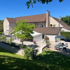 Le Carre Saint Pierre - Chambres d'hôtes, hotel in Marey-lès-Fussey