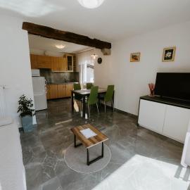 Apartment Konavec, hotel in Kobarid