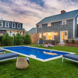 Luxury Nantucket Estate Heated Pool & Hot Tub, hotel em Nantucket