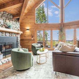 Private ocean view cabin by Olympic National Park, hot tub and gameroom